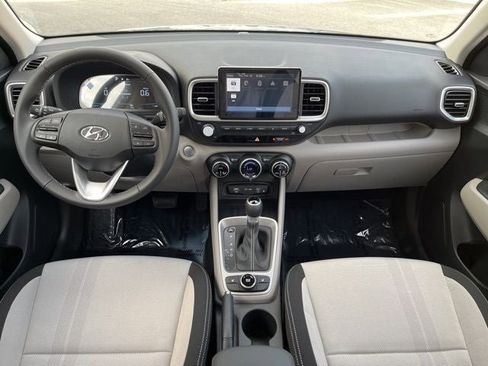 New 2026 Hyundai Venue SEL image 18