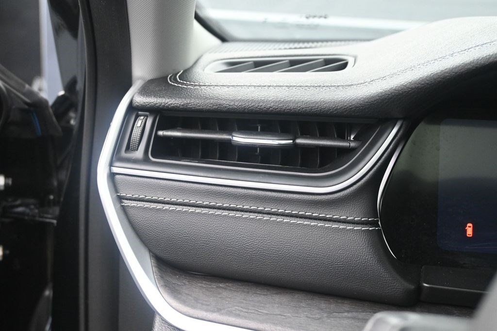 Used 2023 Jeep Grand Cherokee L Limited RWD image 20