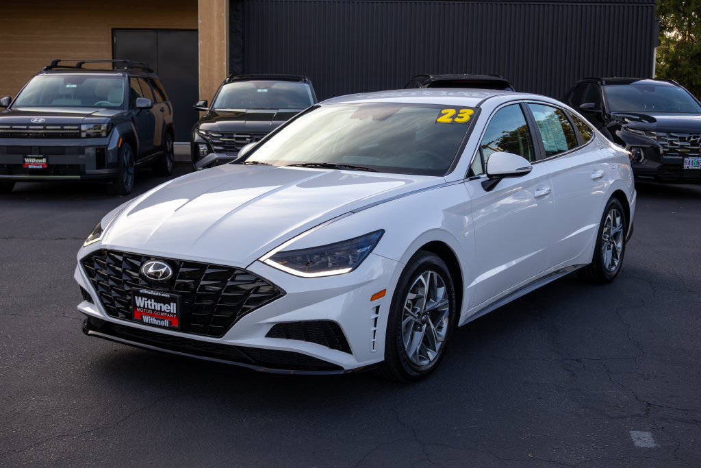 Used 2023 Hyundai Sonata SEL w/ Cargo Package FWD image 3