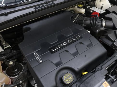 Used 2020 Lincoln Continental AWD w/ Premium Package image 27