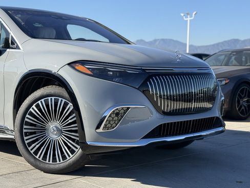 New 2025 Mercedes-Benz Maybach EQS 680 4MATIC image 3