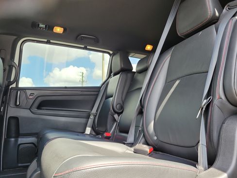 Certified 2023 Honda Odyssey Sport image 12