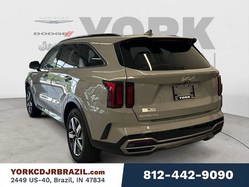 Used 2023 Kia Sorento EX FWD image 3