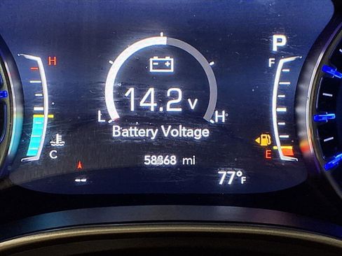 Used 2021 Chrysler Pacifica Touring-L w/ Uconnect Theater Family Group image 31