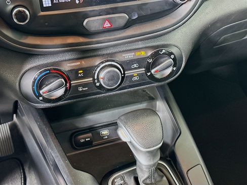 Used 2025 Kia Soul LX w/ LX Technology Package image 23