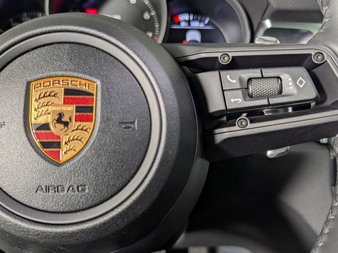 New 2026 Porsche Macan image 39