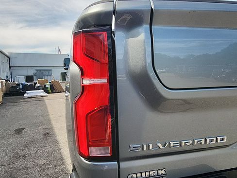 Used 2024 Chevrolet Silverado 2500 High Country w/ High Country Premium Package AWD/4WD image 10