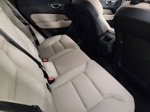 New 2026 Volvo XC60 B5 Core image 32