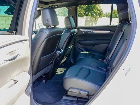 Certified 2023 Cadillac XT6 Luxury w/ LPO, Floor Liner Package FWD image 9