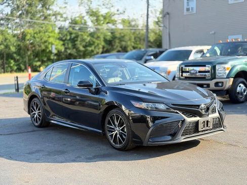 Used 2022 Toyota Camry SE FWD image 28