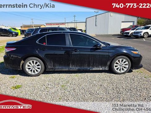 Used 2019 Toyota Camry LE image 13