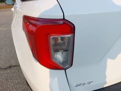 Used 2023 Ford Explorer XLT w/ Equipment Group 202A AWD/4WD image 35