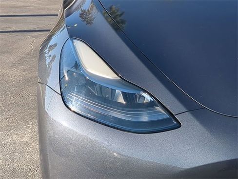 Used 2023 Tesla Model Y Long Range image 10