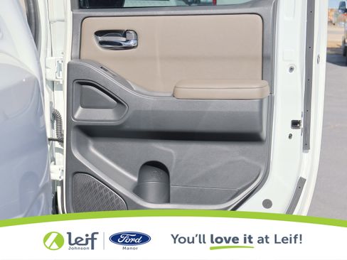 Used 2022 Nissan Frontier SV w/ Technology Package image 31