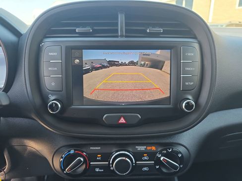 Used 2024 Kia Soul LX w/ Option Group 015 FWD image 26
