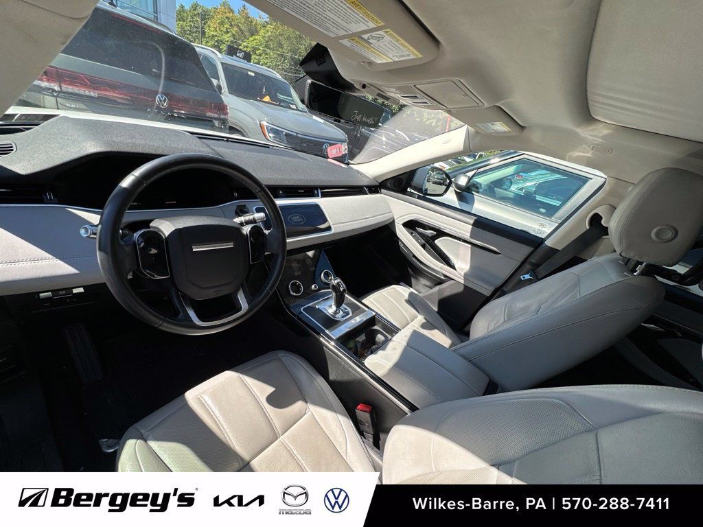 Used 2020 Land Rover Range Rover Evoque SE AWD/4WD image 9