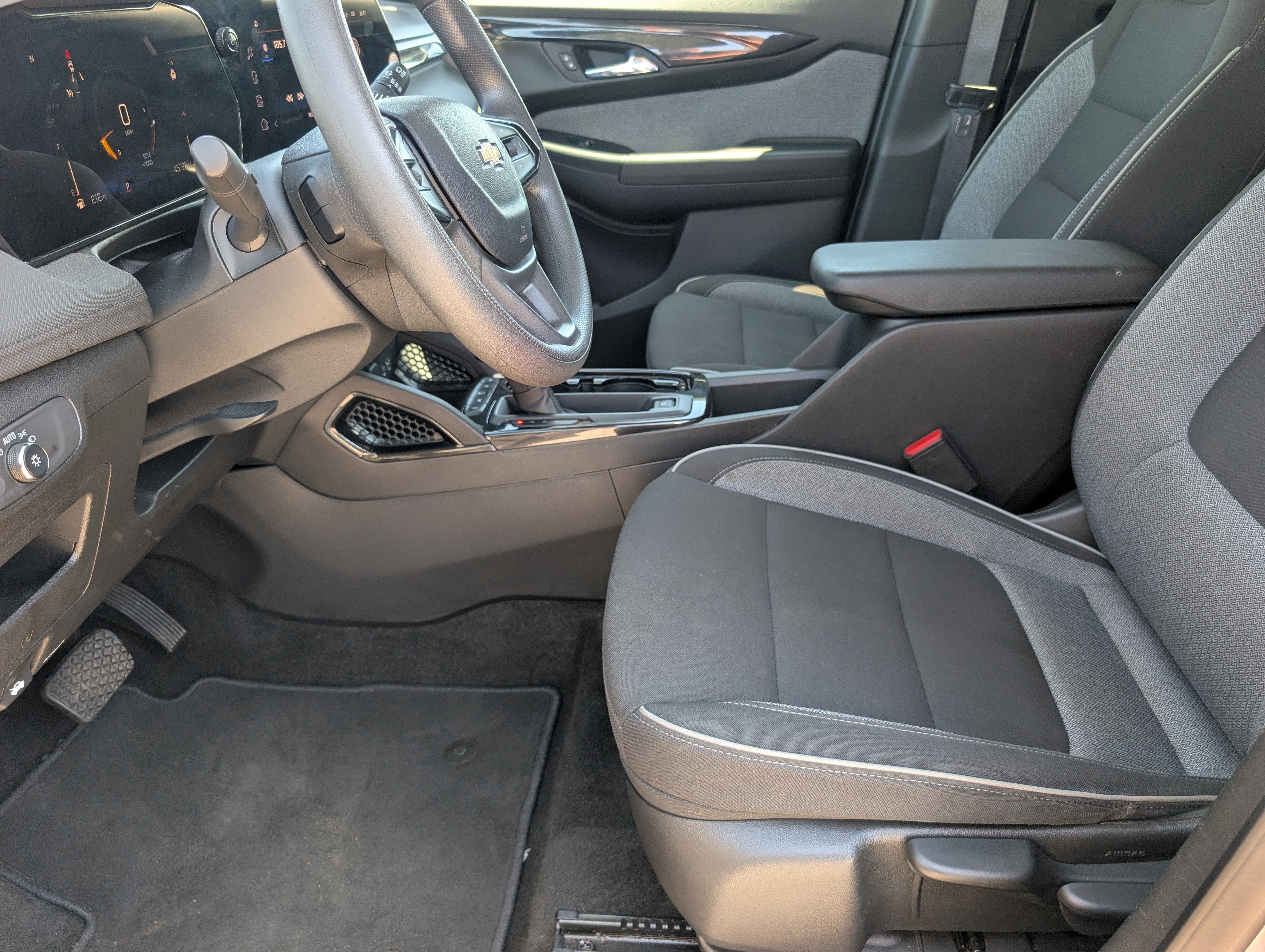 Used 2025 Chevrolet TrailBlazer LT FWD image 15