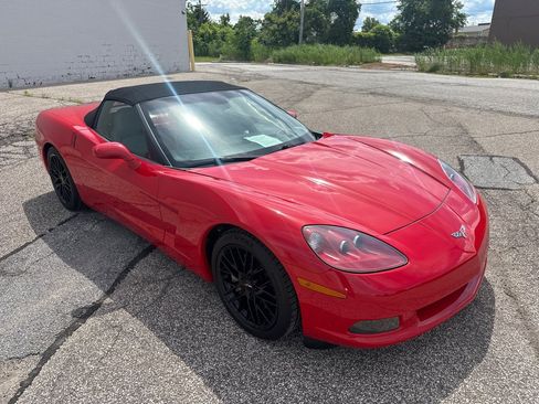 Used 2005 Chevrolet Corvette Convertible w/ Preferred Equipment Group RWD image 16
