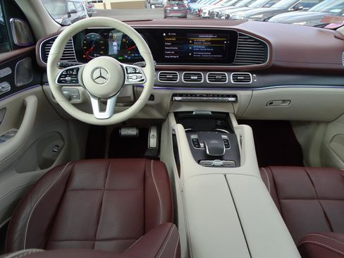Used 2021 Mercedes-Benz Maybach GLS 600 4MATIC image 13