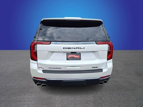 Used 2025 GMC Yukon XL Denali Ultimate w/ LPO, Illumination Package AWD/4WD image 6