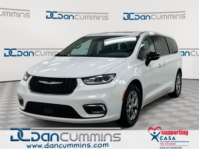 Used 2024 Chrysler Pacifica Limited