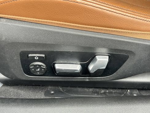 Used 2021 BMW 430i Coupe w/ Convenience Package RWD image 18