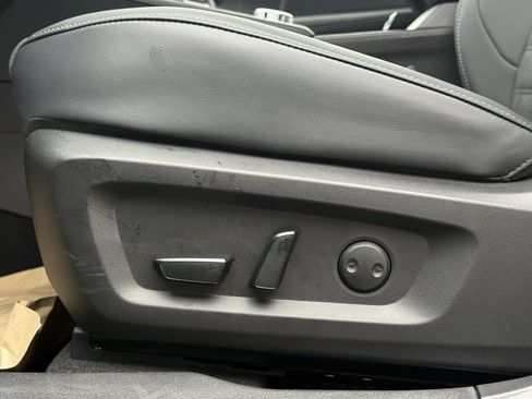 Used 2025 Mitsubishi Outlander SE image 12