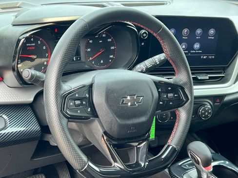 Certified 2024 Chevrolet Trax RS w/ Sunroof Package FWD image 2