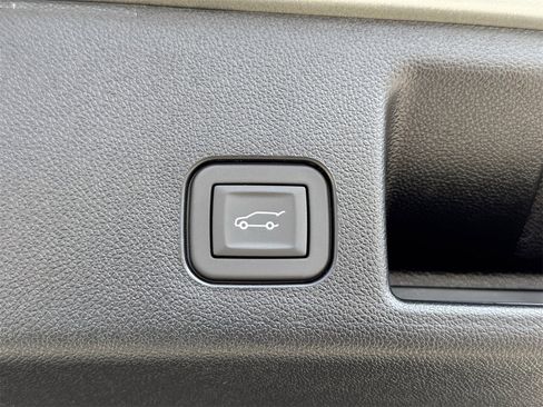 New 2026 Chevrolet Equinox EV RS image 25