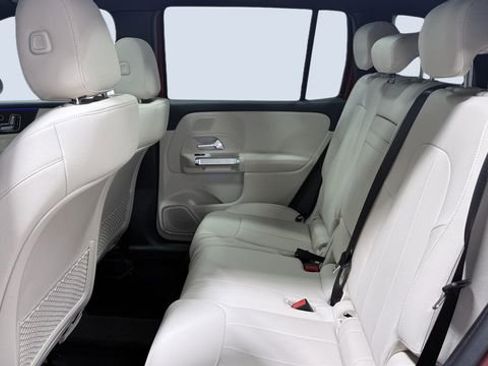 New 2026 Mercedes-Benz GLB 250 4MATIC image 7