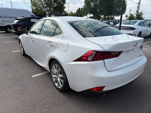 Used 2016 Lexus IS 200t RWD image 10