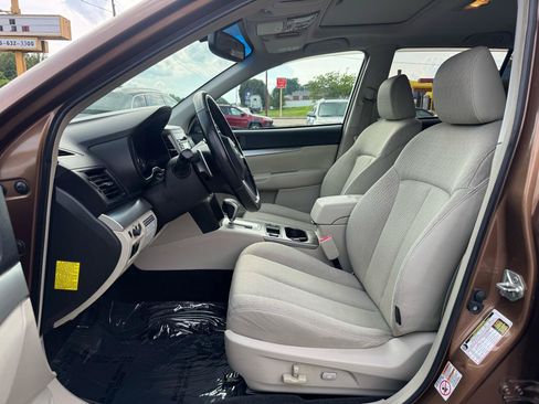 Used 2011 Subaru Outback 2.5i Premium AWD/4WD image 10