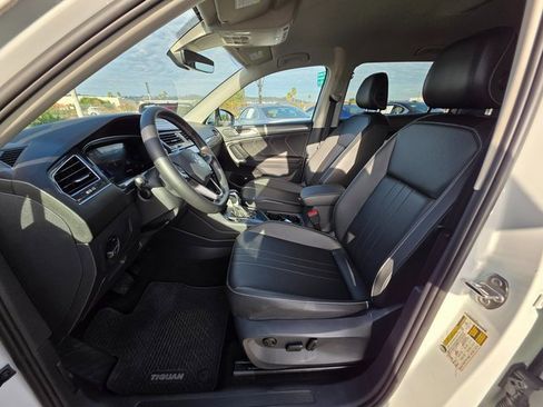 Used 2023 Volkswagen Tiguan SE image 15