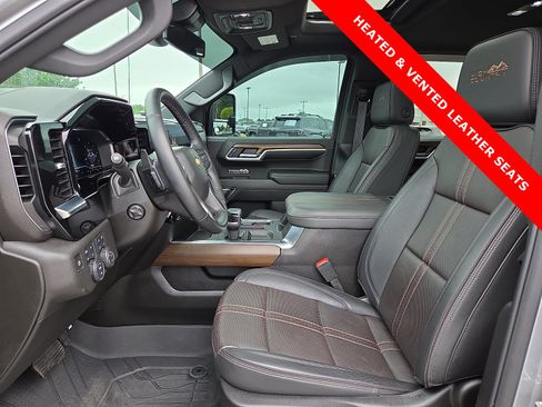 Used 2024 Chevrolet Silverado 1500 High Country w/ High Country Premium Package AWD/4WD image 15