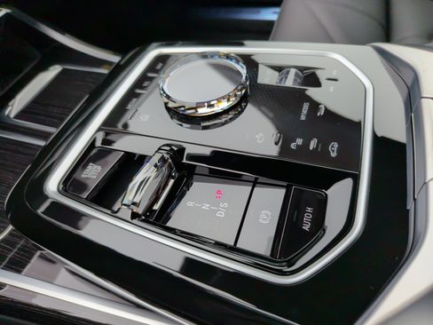 New 2026 BMW 740i w/ Premium Package RWD image 19