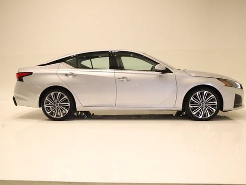 Used 2023 Nissan Altima 2.5 SL FWD image 4
