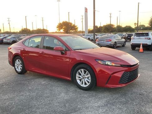 Used 2025 Toyota Camry LE FWD image 3
