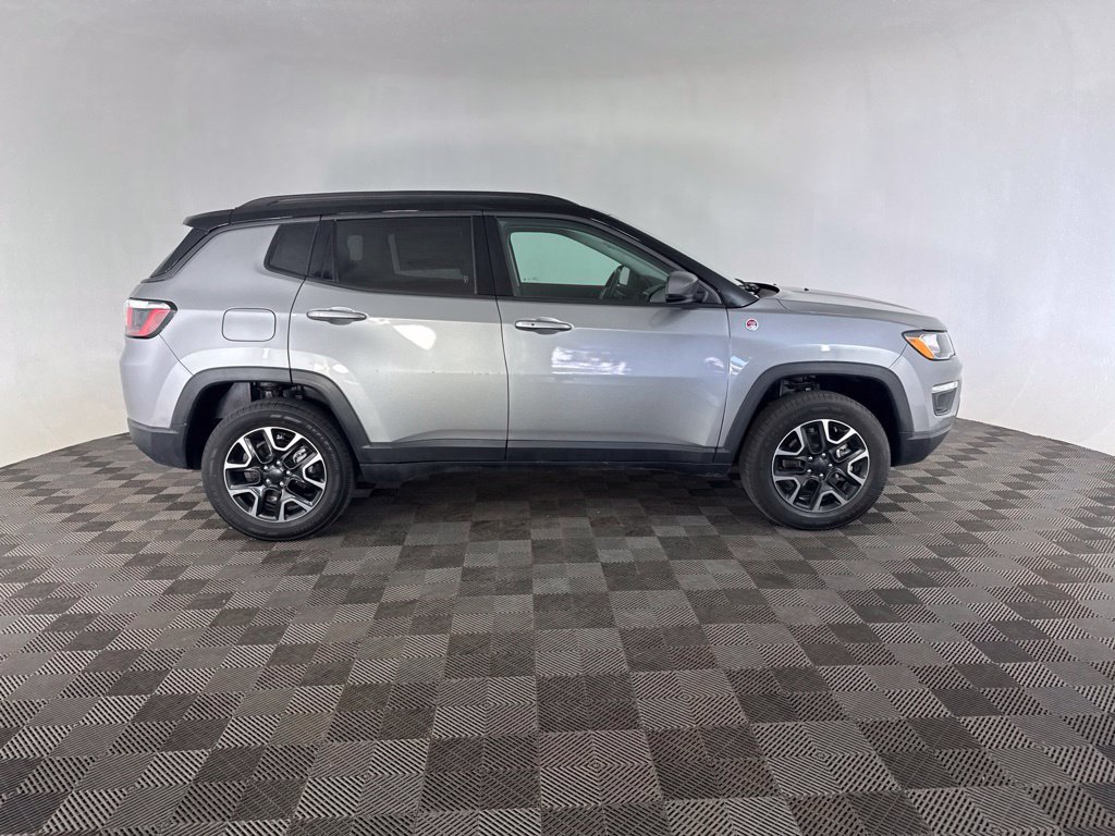 Used 2019 Jeep Compass Trailhawk AWD/4WD image 4