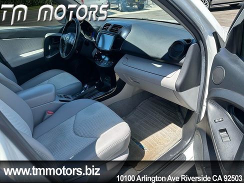 Used 2013 Toyota RAV4 EV FWD image 11
