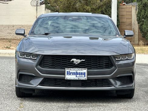 Used 2024 Ford Mustang Coupe RWD image 9