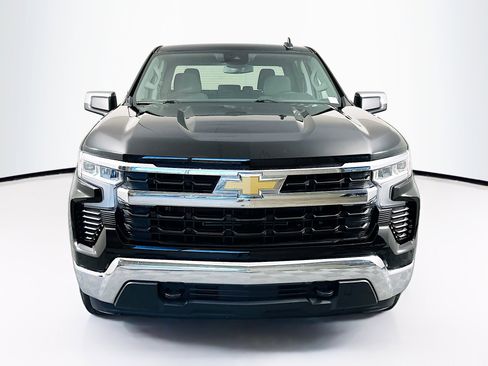 Used 2023 Chevrolet Silverado 1500 LT image 2
