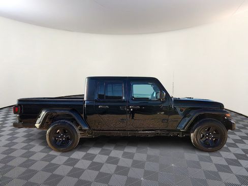Used 2023 Jeep Gladiator Sport image 5