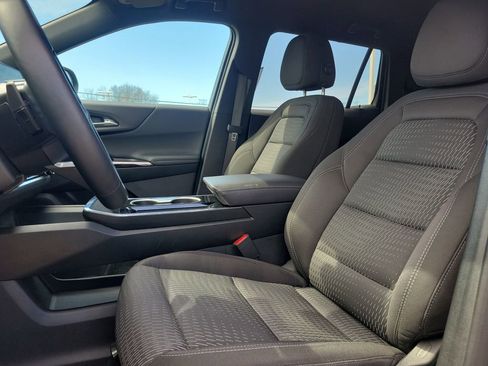 Used 2025 Chevrolet Equinox LT image 16