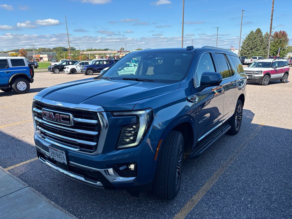 Used 2025 GMC Yukon Elevation AWD/4WD image 1