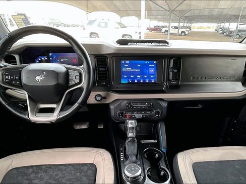 Used 2022 Ford Bronco Wildtrak image 13