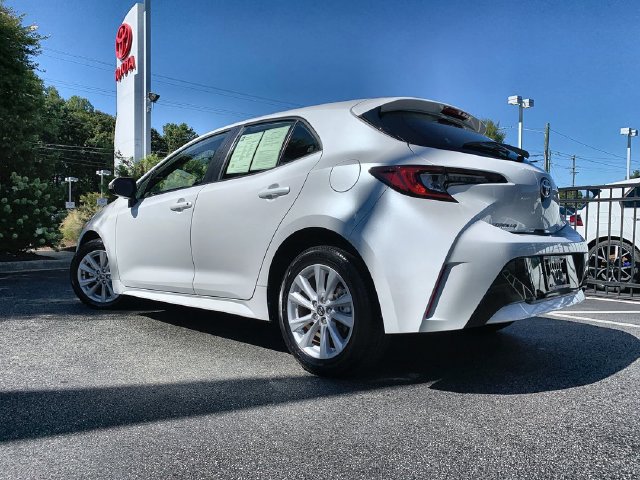Used 2025 Toyota Corolla SE w/ SE Package FWD image 6
