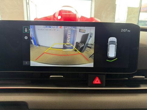 Used 2025 Kia Carnival EX FWD image 54