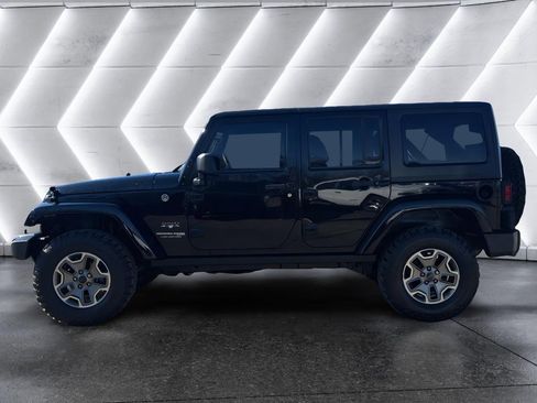 Used 2018 Jeep Wrangler Unlimited Sahara image 4