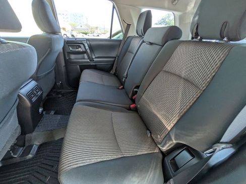 Used 2022 Toyota 4Runner TRD Off-Road AWD/4WD image 18