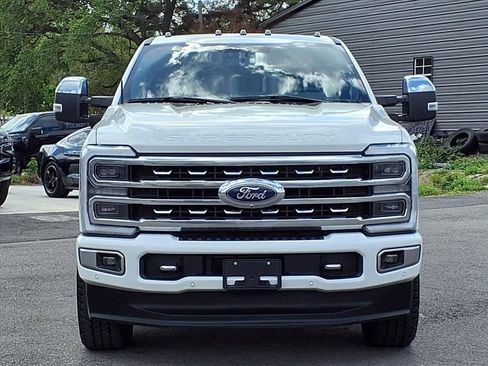 Used 2024 Ford F250 Platinum image 2